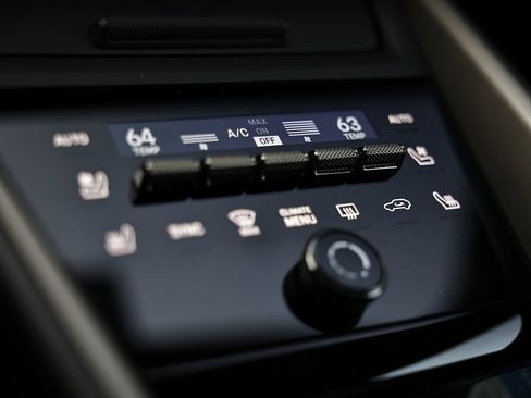 New 2025 Porsche Macan Turbo Electric image 41