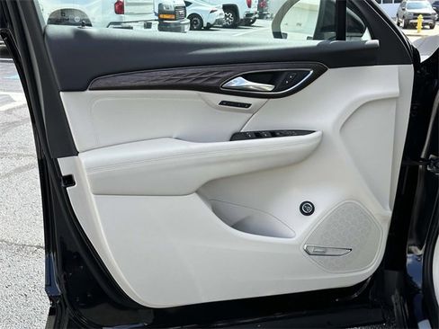 Used 2023 Buick Envision Avenir image 12