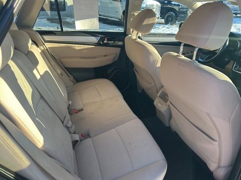 Used 2018 Subaru Outback 2.5i Premium image 9