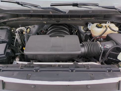 Used 2023 Chevrolet Suburban Premier image 13