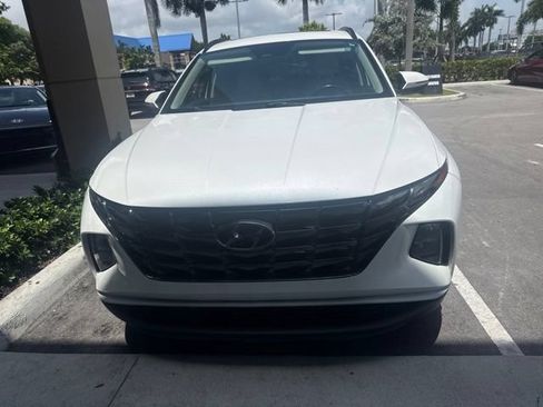 Used 2022 Hyundai Tucson SEL w/ Convenience + Premium Package FWD image 2
