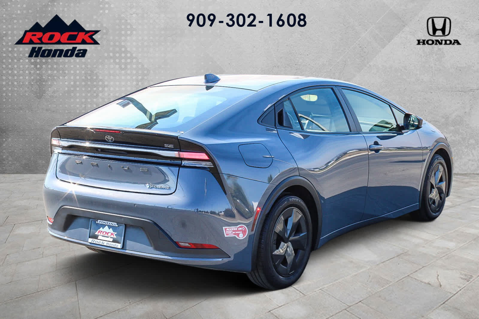Used 2024 Toyota Prius Prime FWD image 4