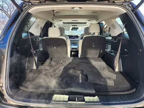 Used 2024 Hyundai Palisade SEL w/ Premium Package image 18