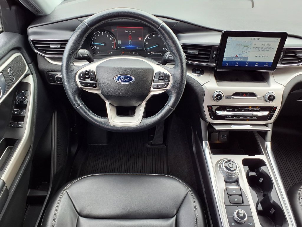 Used 2022 Ford Explorer XLT w/ Equipment Group 202A AWD/4WD image 8