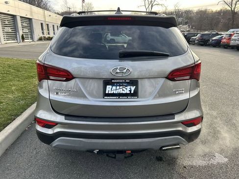 Used 2018 Hyundai Santa Fe Sport image 7
