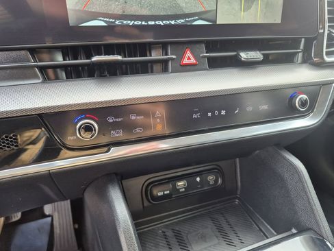 Used 2023 Kia Sportage SX image 24