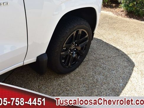 Used 2025 Chevrolet Colorado Z71 w/ Technology Package AWD/4WD image 14