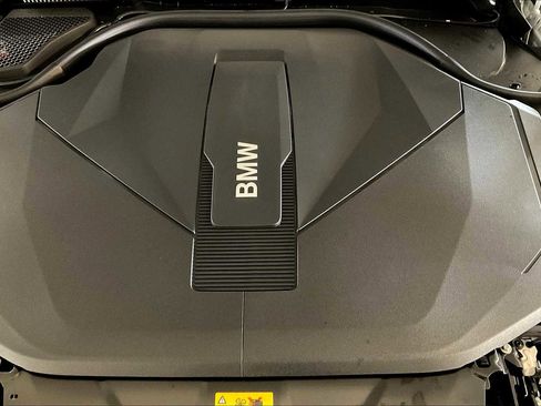 Used 2026 BMW i5 eDrive40 w/ Premium Package image 17