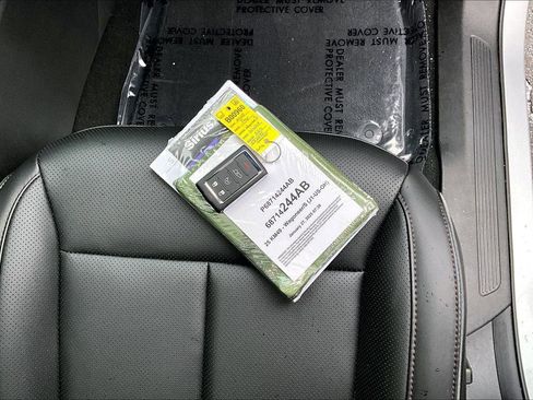 Used 2025 Jeep Wagoneer S Limited image 11