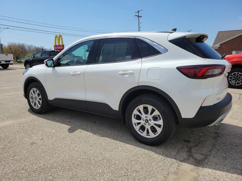 Used 2023 Ford Escape Active w/ Tech Pack #2 AWD/4WD image 4