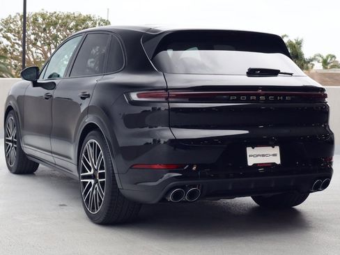 New 2026 Porsche Cayenne image 3