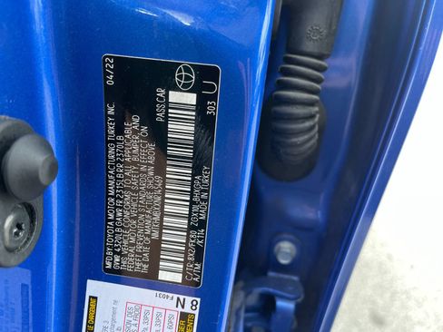 Used 2022 Toyota C-HR XLE FWD image 32
