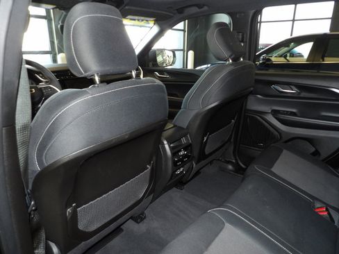 Used 2025 Jeep Grand Cherokee Laredo X w/ Luxury Tech Group I image 22