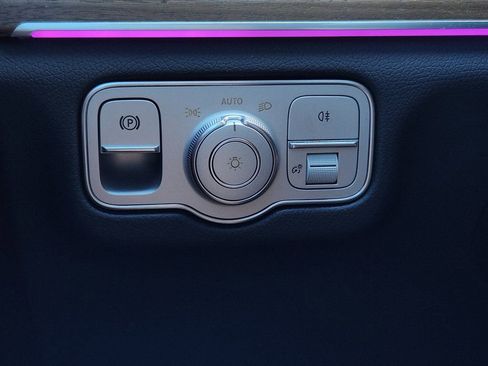 Certified 2025 Mercedes-Benz GLE 450e 4MATIC image 21