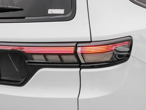 New 2026 Jeep Grand Wagoneer L 4WD image 10