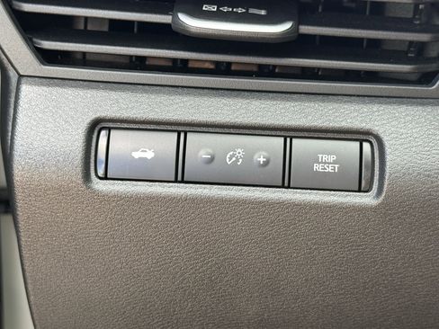 Used 2025 Nissan Altima 2.5 SV image 25