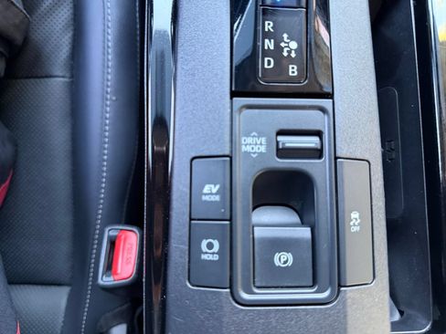 Used 2023 Toyota Prius XLE FWD image 23