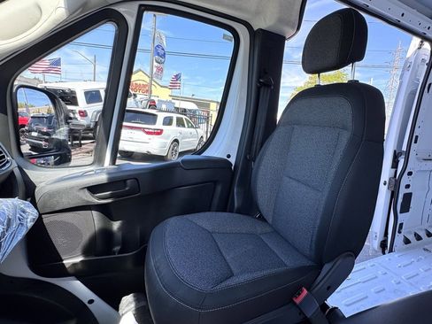 Used 2025 RAM ProMaster 2500 w/ Storage Group image 17