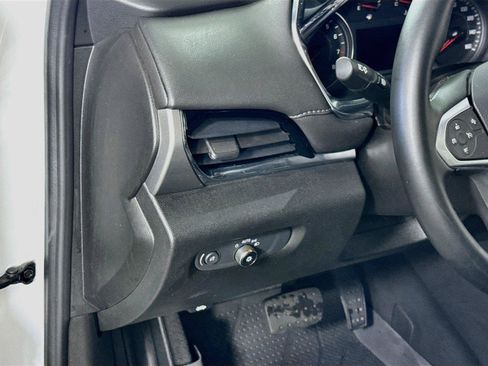 Used 2023 Chevrolet Traverse LT w/ LPO, Floor Liner Package AWD/4WD image 4