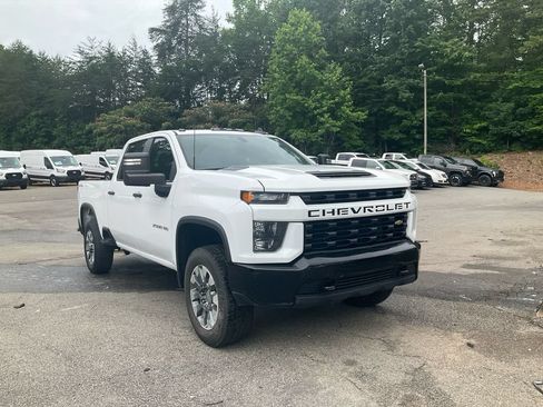 Used 2023 Chevrolet Silverado 2500 Custom w/ Custom Value Package AWD/4WD image 3