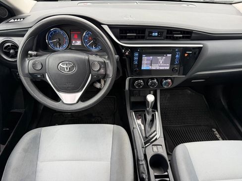 Used 2017 Toyota Corolla LE image 17
