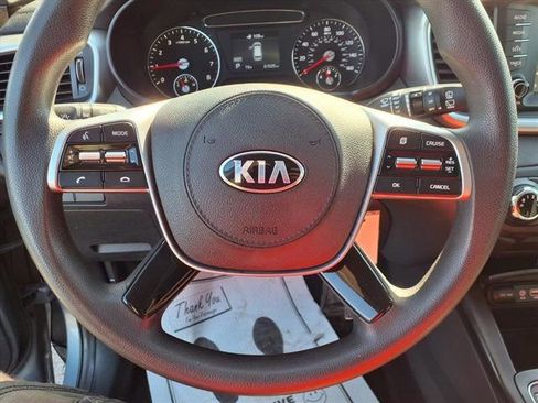 Used 2020 Kia Sorento LX image 12