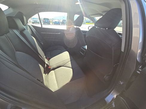 Used 2019 Toyota Camry LE image 28