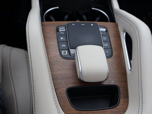 Certified 2025 Mercedes-Benz GLE 450 4MATIC image 40