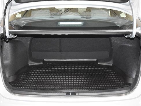 Used 2022 Toyota Corolla SE image 30