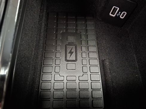 Used 2024 Lincoln Corsair AWD w/ Equipment Group 101A image 23