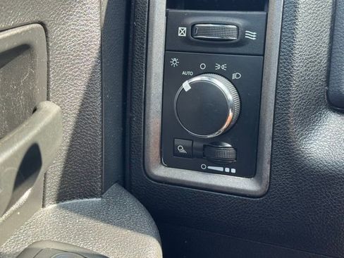 Used 2014 RAM 2500 Tradesman w/ Chrome Appearance Group image 12