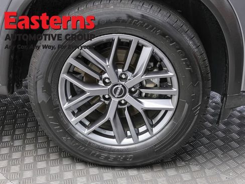 Used 2024 Nissan Rogue S AWD/4WD image 32