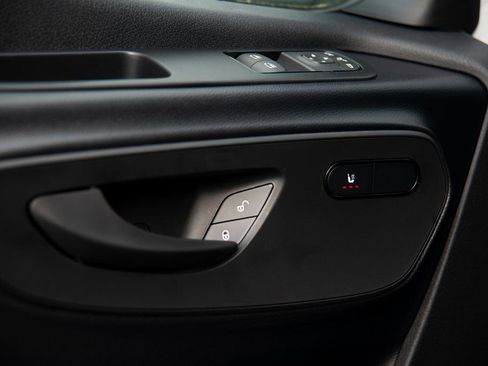 Used 2025 Mercedes-Benz Sprinter 2500 image 21