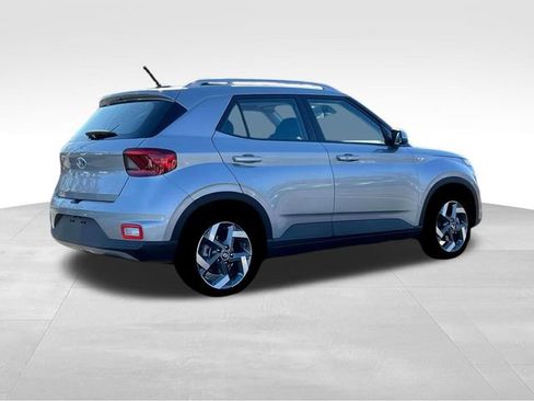 New 2025 Hyundai Venue SEL image 8