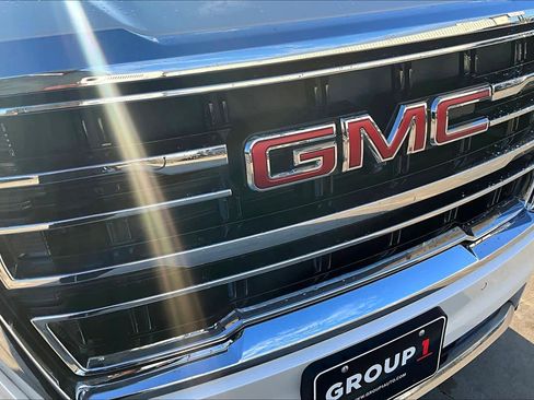 Used 2021 GMC Yukon SLT w/ SLT Premium Package image 30