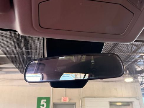 Used 2021 Toyota RAV4 LE AWD/4WD image 28