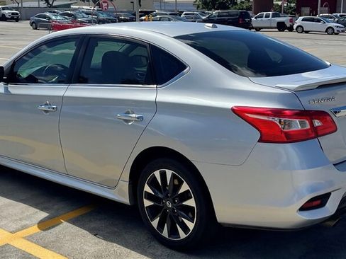 Used 2019 Nissan Sentra SR FWD image 3