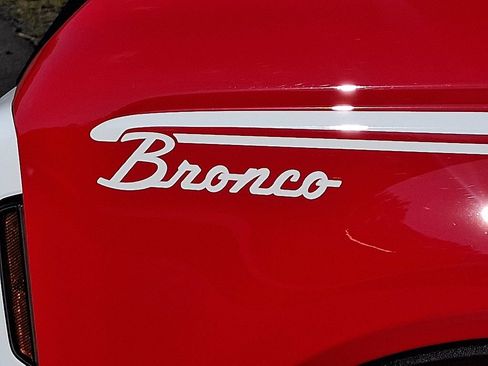Used 2024 Ford Bronco Heritage Edition AWD/4WD image 30