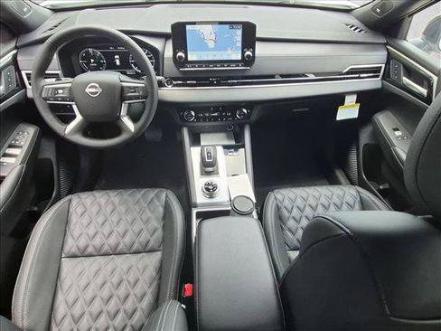 New 2026 Nissan Rogue Platinum AWD/4WD image 13