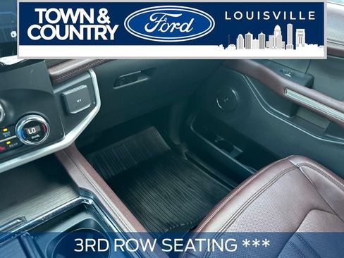 Used 2022 Ford Expedition Limited AWD/4WD image 5