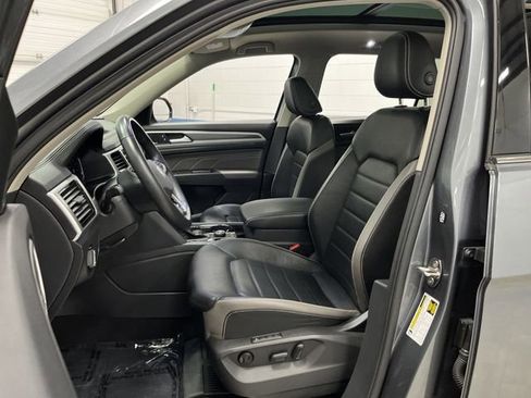 Used 2023 Volkswagen Atlas SEL Premium image 4