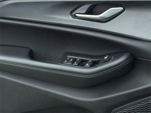 Used 2024 Jeep Grand Cherokee L Laredo image 34