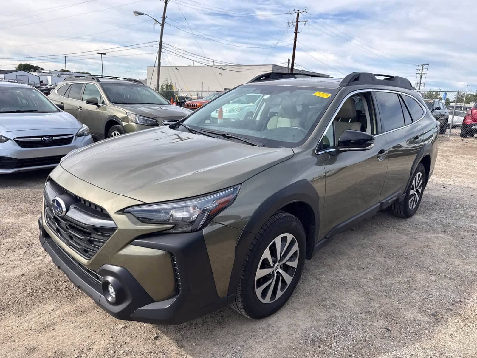 Certified 2025 Subaru Outback Premium w/ Popular Package #1A AWD/4WD image 1