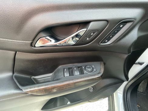 Used 2023 GMC Acadia Denali AWD/4WD image 11