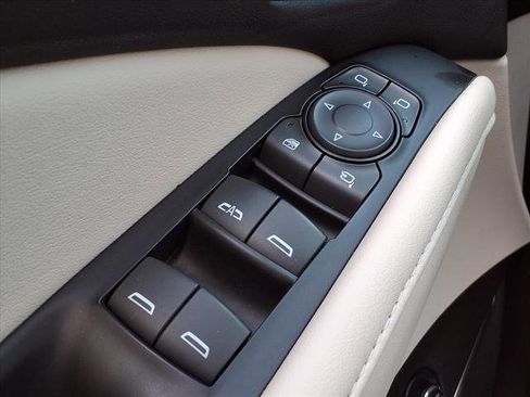 Used 2023 Buick Enclave Premium w/ Experience Buick Package image 17