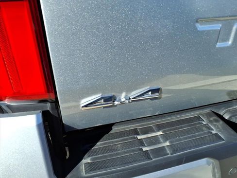 Used 2025 Toyota Tacoma SR5 image 5