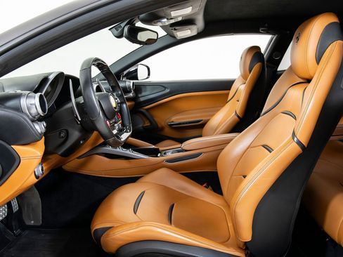 Certified 2018 Ferrari GTC4Lusso AWD/4WD image 5