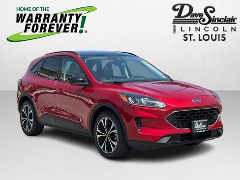 Used 2022 Ford Escape SE w/ SE Sport Appearance Package FWD image 1