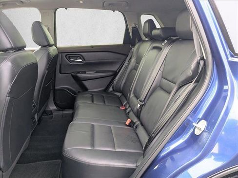 Used 2023 Nissan Rogue SL w/ SL Premium Package image 19