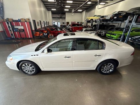 Used 2011 Buick Lucerne CXL image 21
